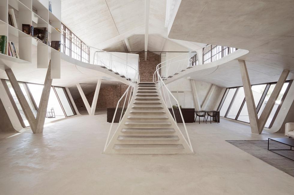 Loft w Hali Czołgów